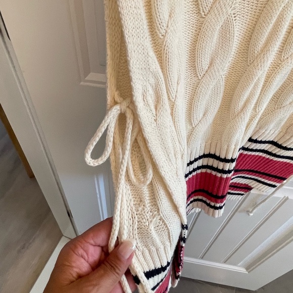 FREE PEOPLE CABLE KNIT SWEATER VEST WITH SIDE TIE DETAIL! S - Picture 10 of 11